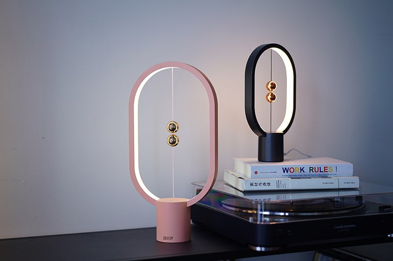 Aura Magnetic Balance Lamp