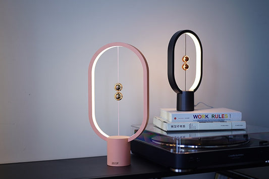 Aura Magnetic Balance Lamp