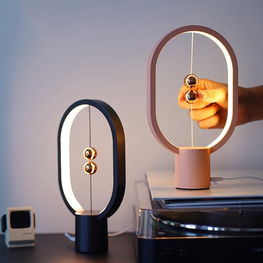 Aura Magnetic Balance Lamp